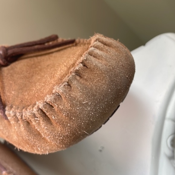 Ugg - Slippers - Size 8.5 - Picture 11 of 11